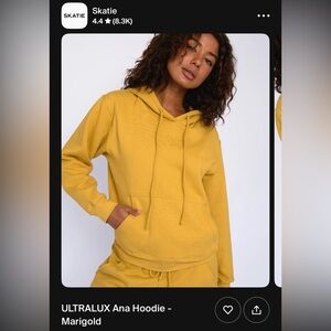 Skatie hoodie 💛